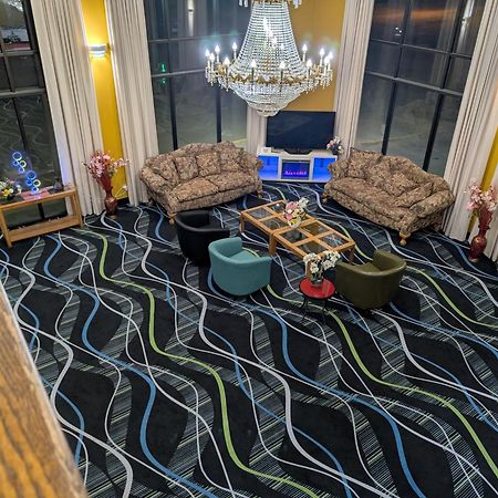Super 8 By Wyndham Staunton Hotel Buitenkant foto