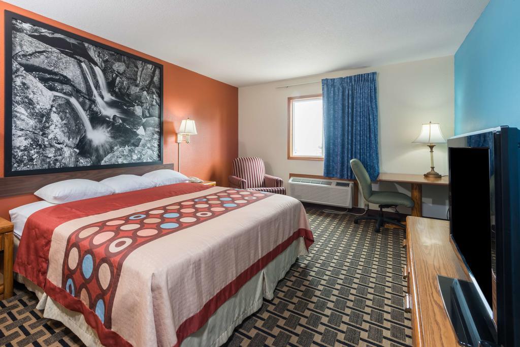 Super 8 By Wyndham Staunton Hotel Buitenkant foto